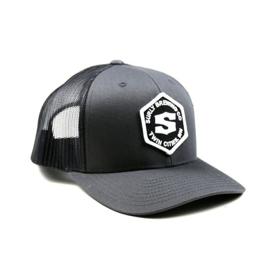Surly - Structured Hex Logo Trucker Hat Charcoal / レガシーヘックス トラッカーハット チャコール